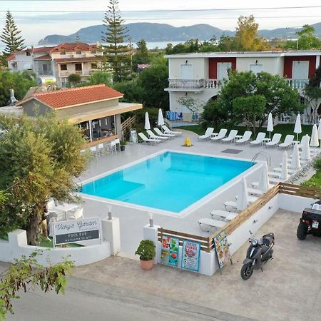 Vicky'S Garden Apartment กาลามากี ภายนอก รูปภาพ