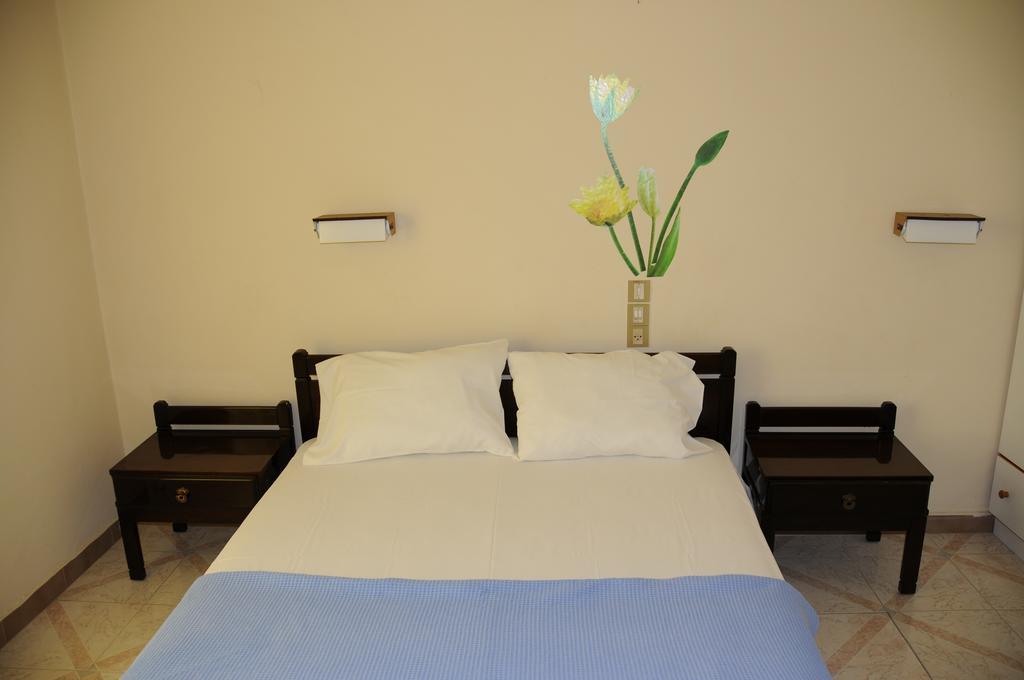 Vicky'S Garden Apartment กาลามากี ภายนอก รูปภาพ