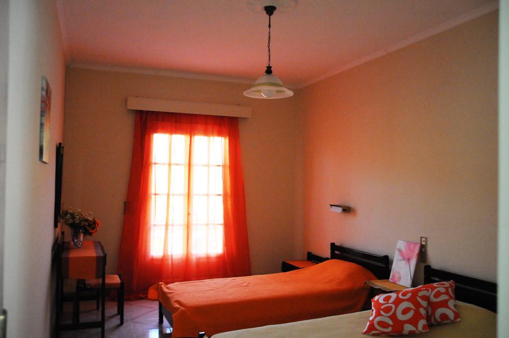 Vicky'S Garden Apartment กาลามากี ภายนอก รูปภาพ