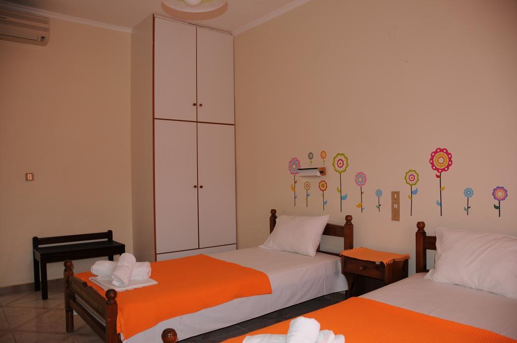 Vicky'S Garden Apartment กาลามากี ภายนอก รูปภาพ