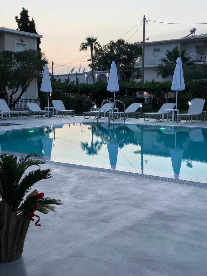 Vicky'S Garden Apartment กาลามากี ภายนอก รูปภาพ