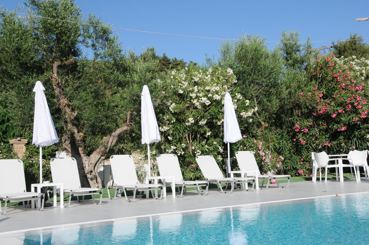 Vicky'S Garden Apartment กาลามากี ภายนอก รูปภาพ