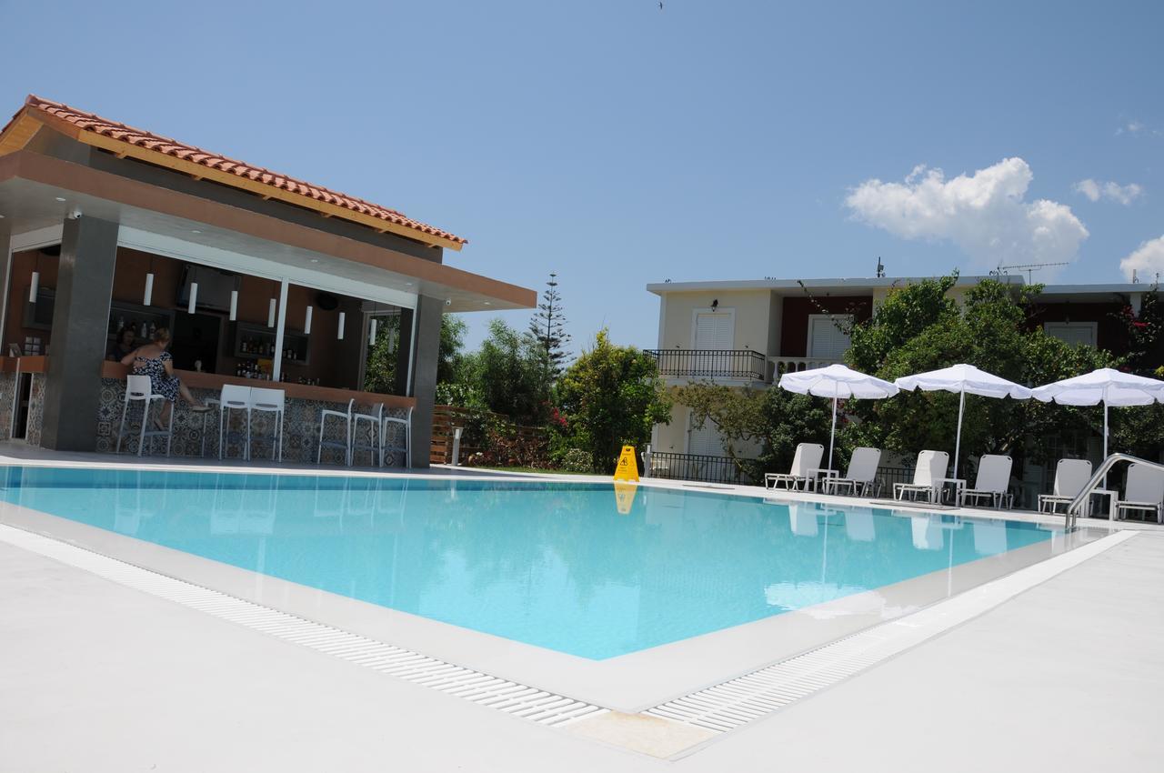 Vicky'S Garden Apartment กาลามากี ภายนอก รูปภาพ