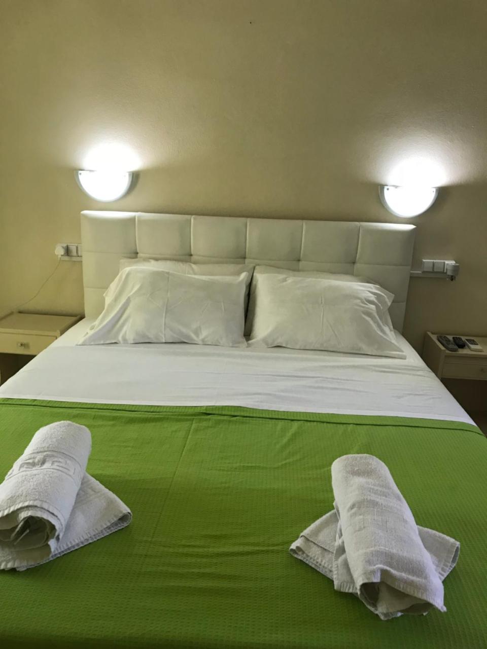 Vicky'S Garden Apartment กาลามากี ภายนอก รูปภาพ