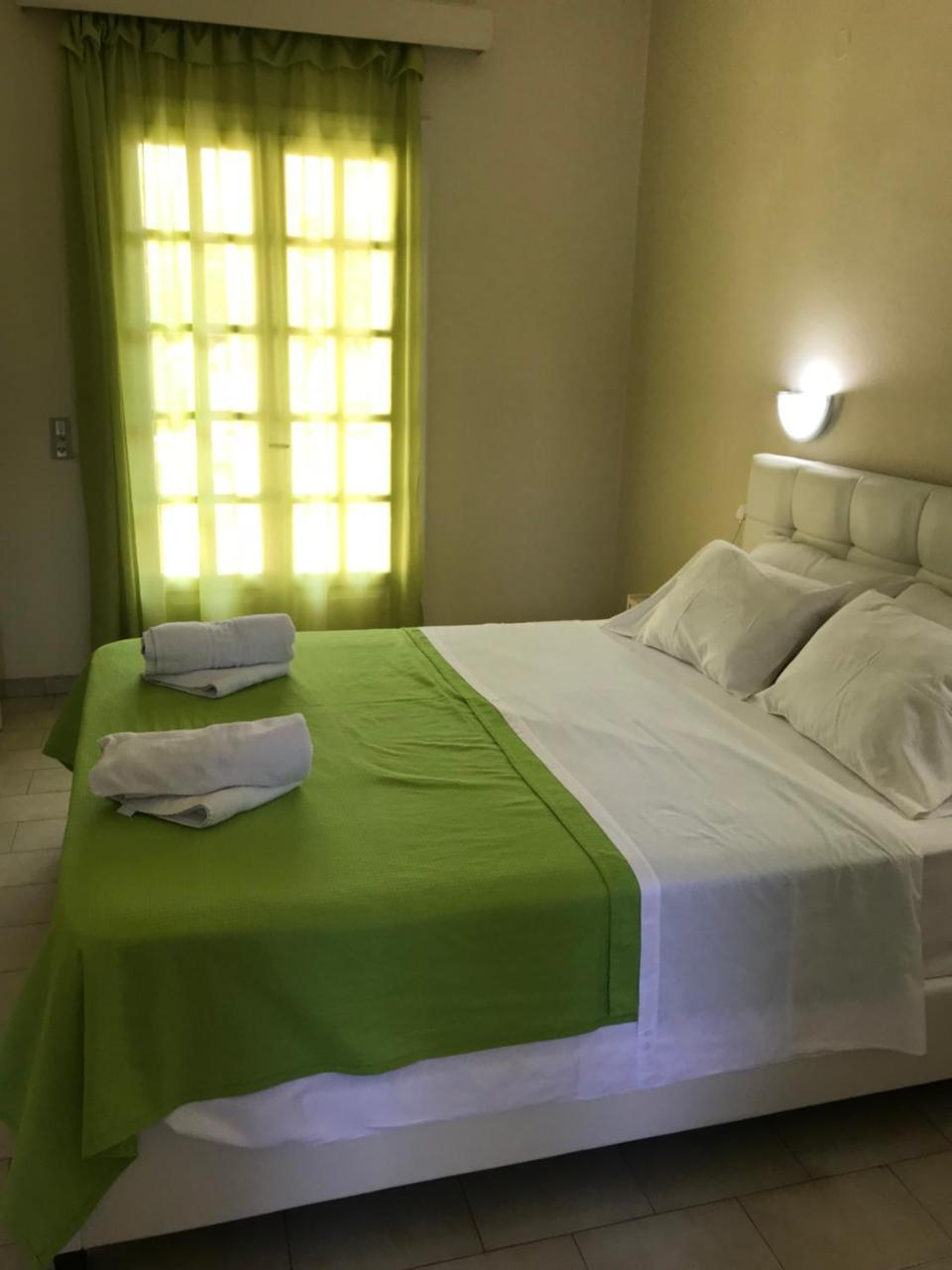 Vicky'S Garden Apartment กาลามากี ภายนอก รูปภาพ